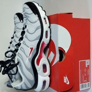 NIKE AIR MAX PLUS sz 7